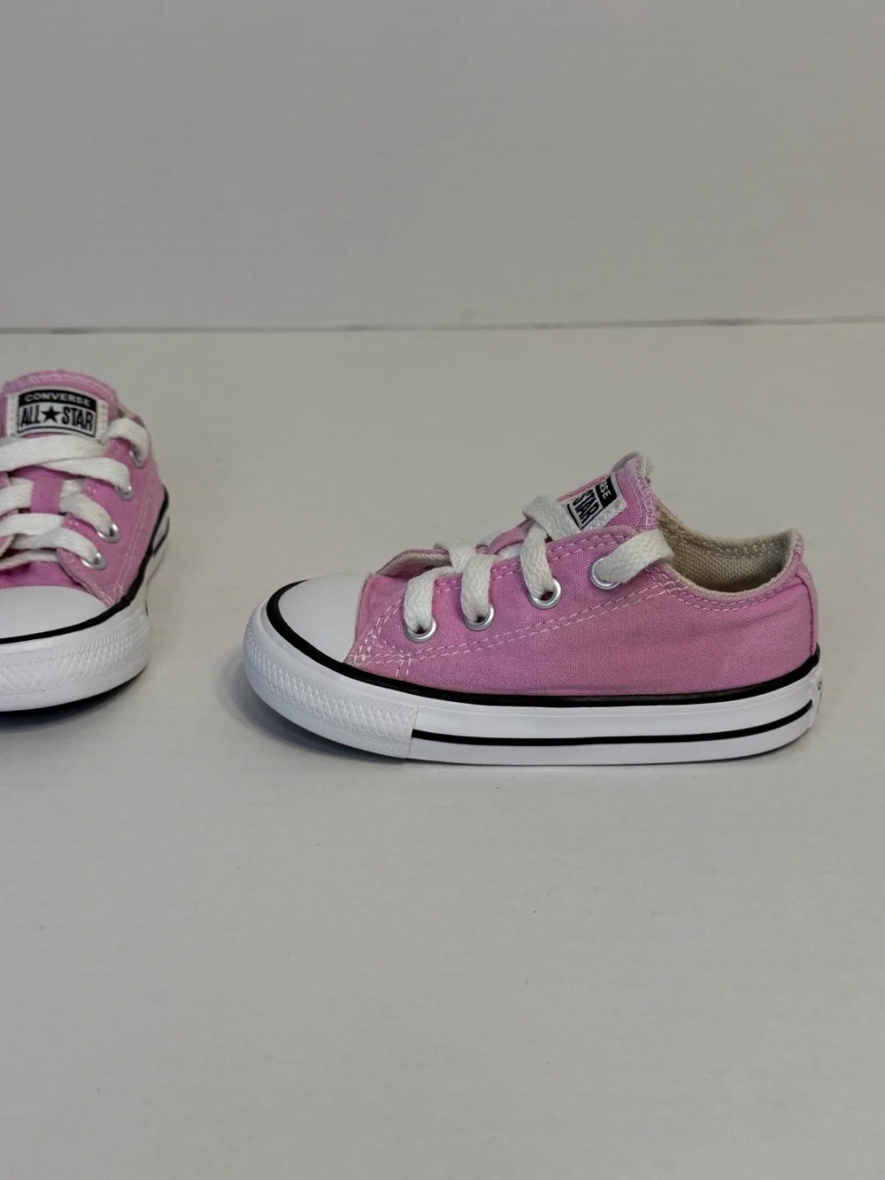 Converse Chuck Taylor All Star Low Top Sneaker infant size 6